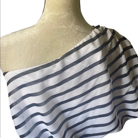 COPY - EXPRESS-ONE SHOULDER DEESS - Picture 5 of 8